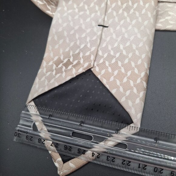 Pierre Cardin Mens 100% Silk Tie Beige & White Geometric Pattern - Picture 4 of 4